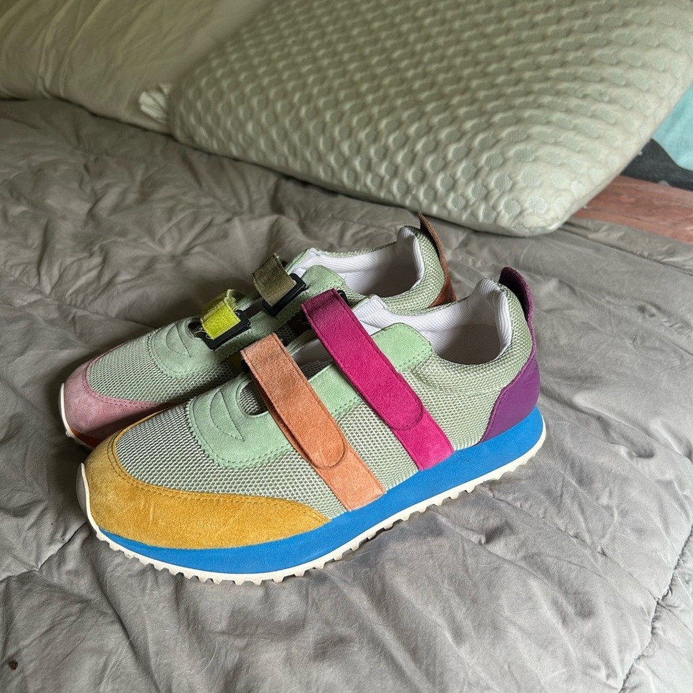 Charlotte Stone Nassau Sneakers Size 11